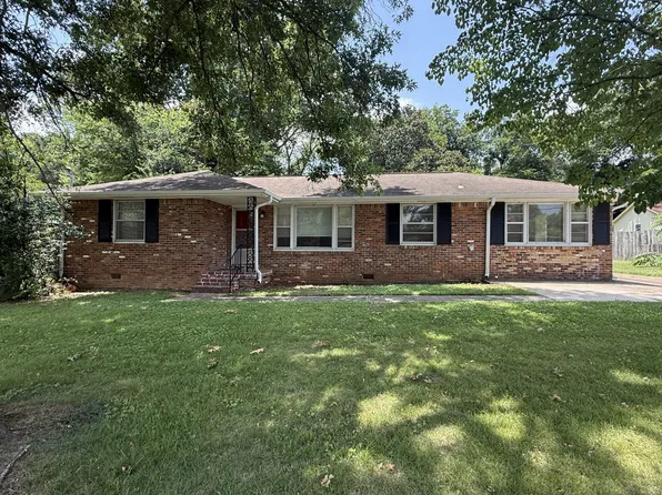 7620 Charlotte Dr SW, Huntsville, AL 35802