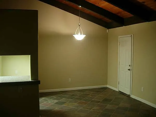3 bed, 1200 sqft, $2,375 — Photo 3