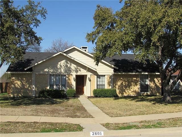 1st image of 2601 Fallcreek Dr