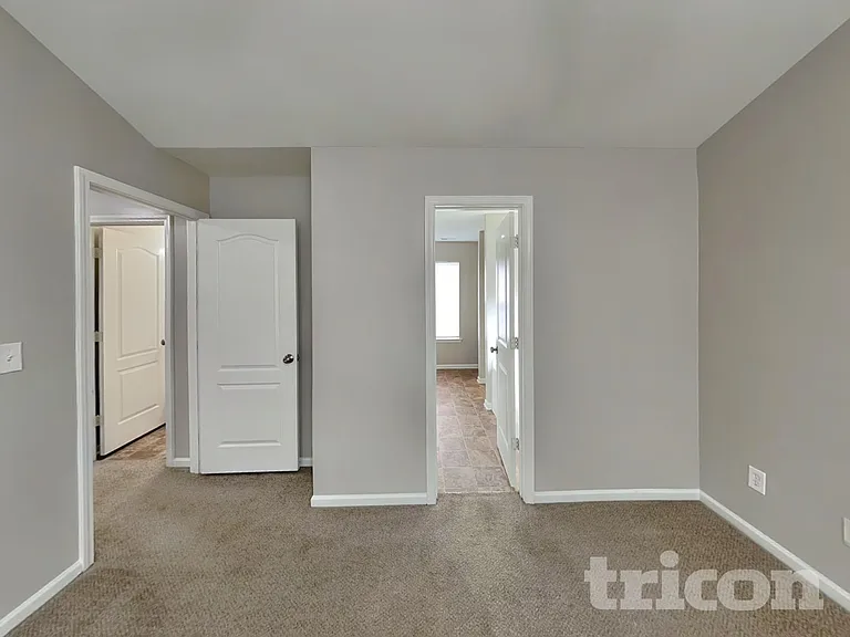 106 Newport Dr — Photo 8
