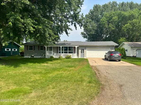 9524 11th Ave SW, Cavalier, ND 58220