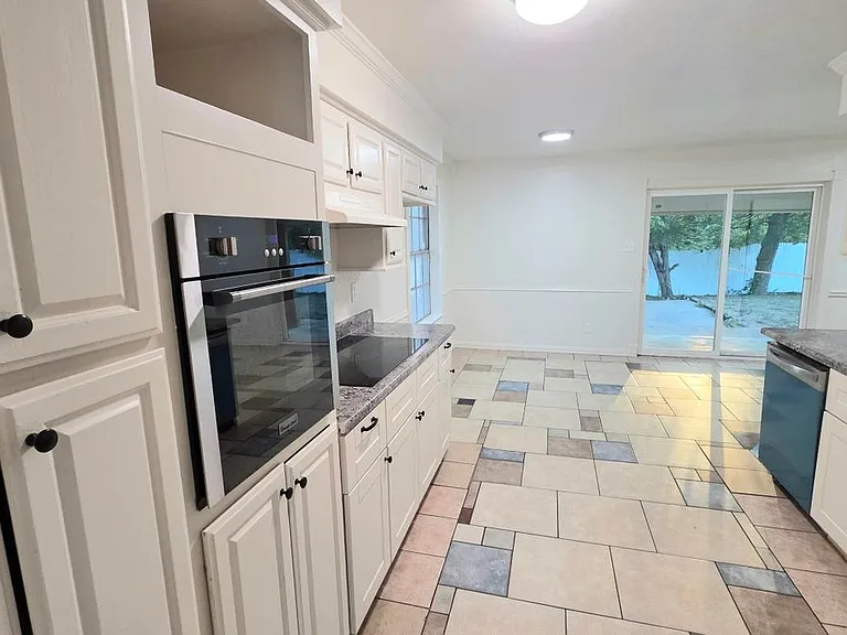 215 Johnson Dr — Photo 8