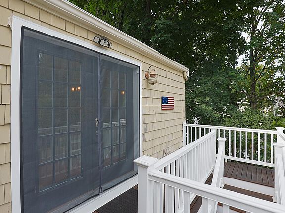 3rd image of 17 Charter St #2