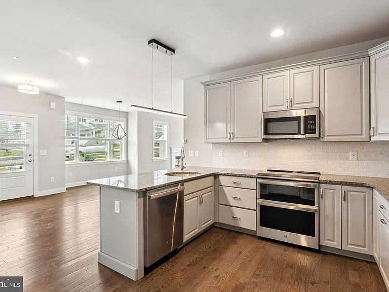 38 Lacey Ln — Photo 16