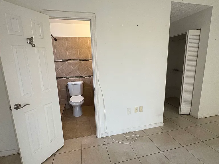 5625 W 26th Ct #201 — Photo 21