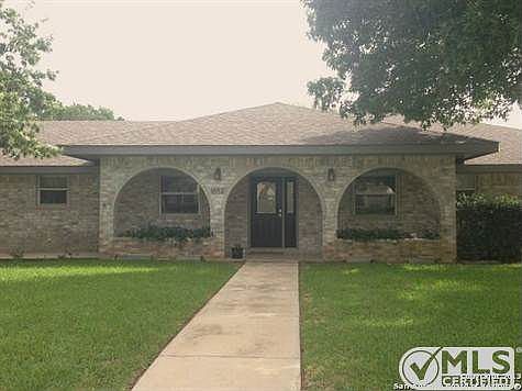 1st image of 1882 Oak Gln