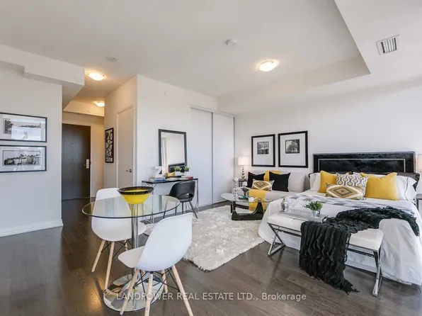 460 Adelaide St E, Toronto, ON