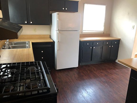 4th image of 302 Zandale Dr