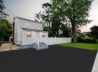 2374 N Jerusalem Rd, Bellmore, NY 11710