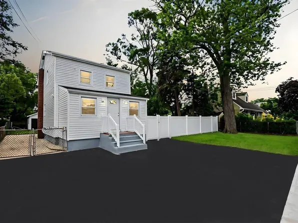 2374 N Jerusalem Road, North Bellmore, NY 11710