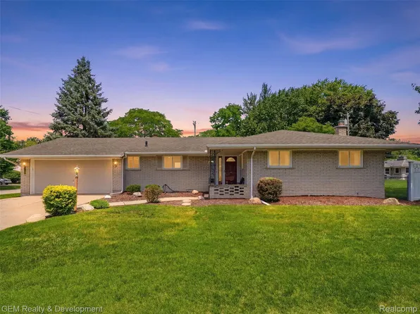 34260 Five Mile Rd, Livonia, MI 48154