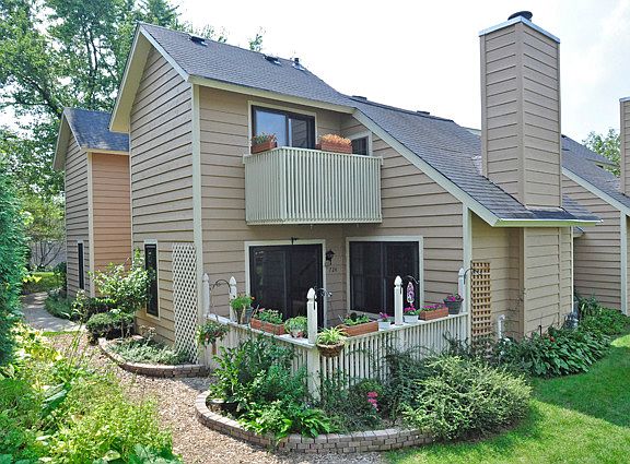3rd image of 724 Drury Ct
