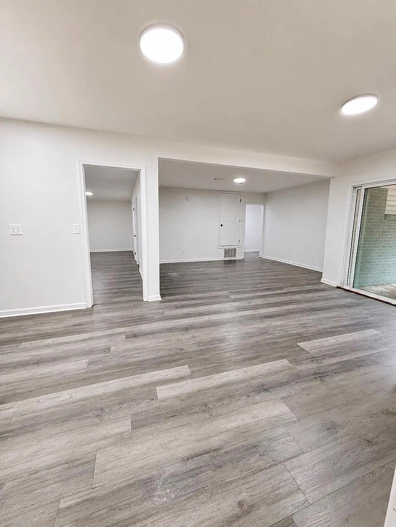 For Rent- 3 Bedrooms, 2 bath — Photo 4
