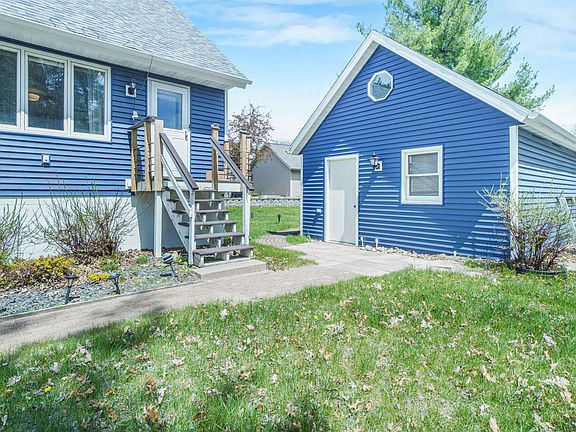 3rd image of 283 Derby Ct