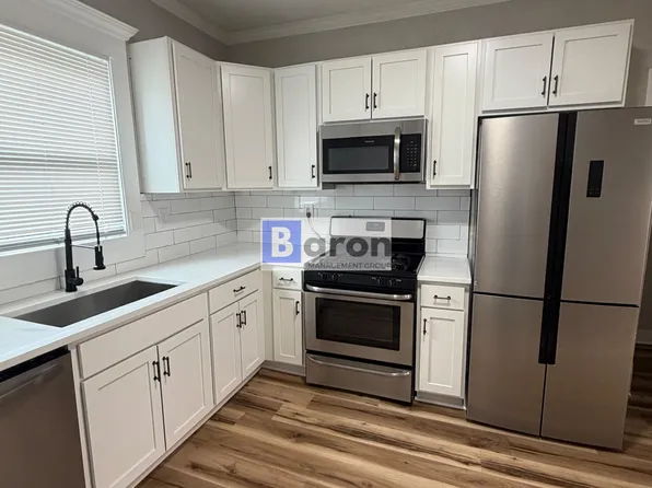 1647 Portage Ave, South Bend, IN 46616