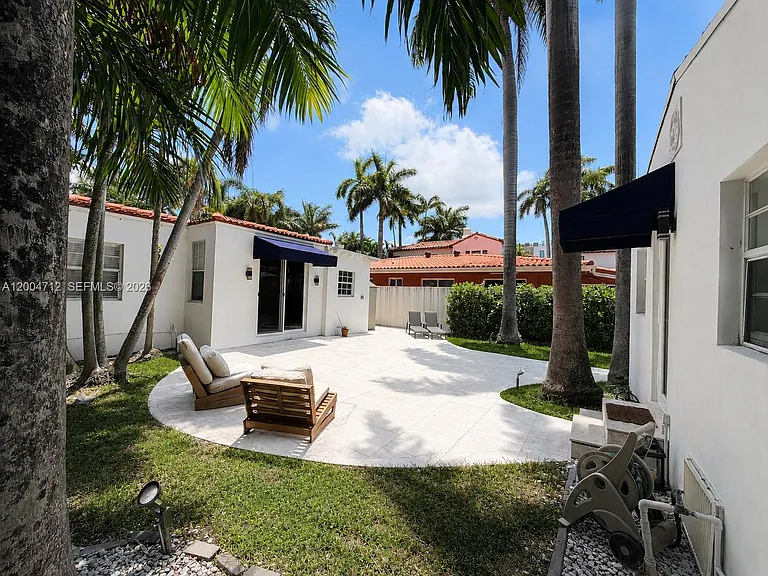 265 Palm Ave — Photo 47