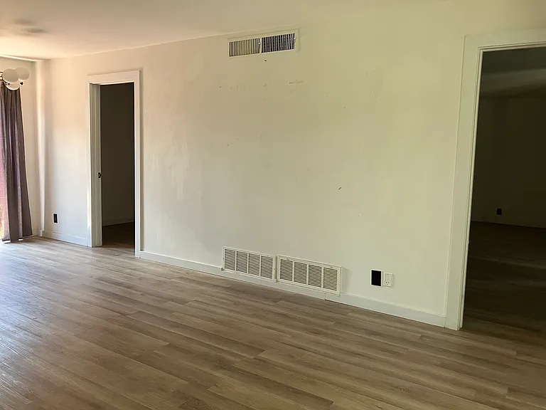 500 Thunderbird St — Photo 6