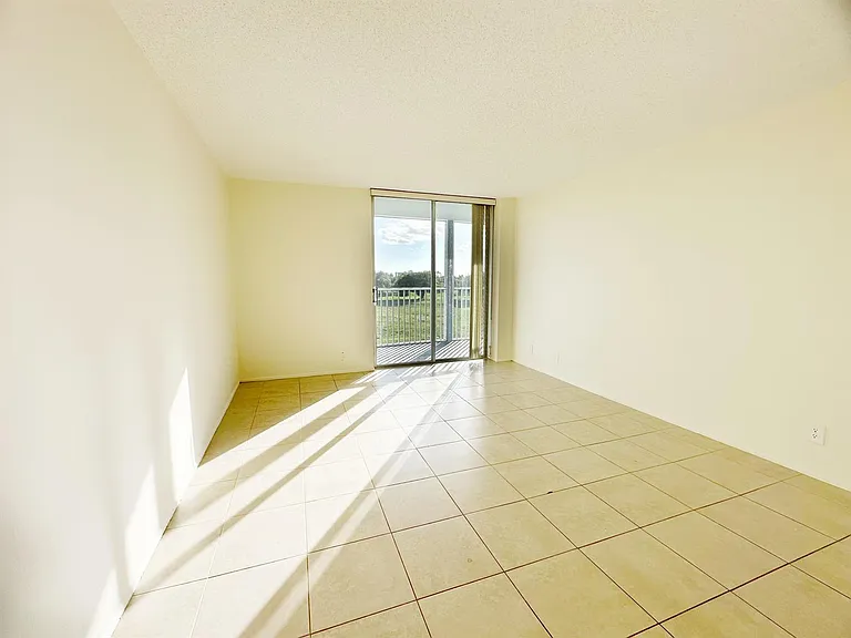 5301 NW 2nd Ave #401 — Photo 19