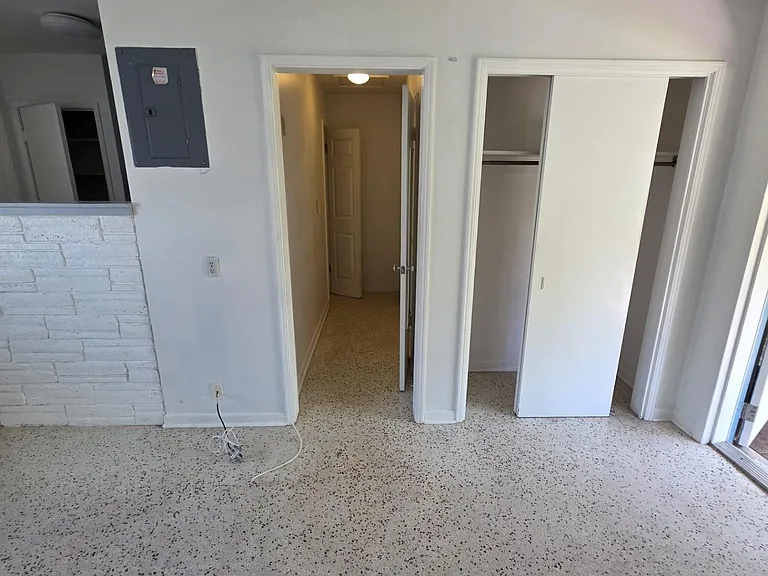 1216 Cabana Rd #1-A — Photo 8