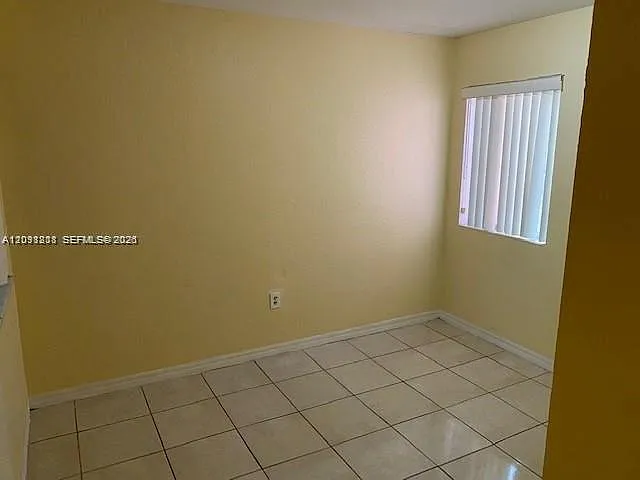 3 bed, 2.5 bath, $2,000 — Photo 2