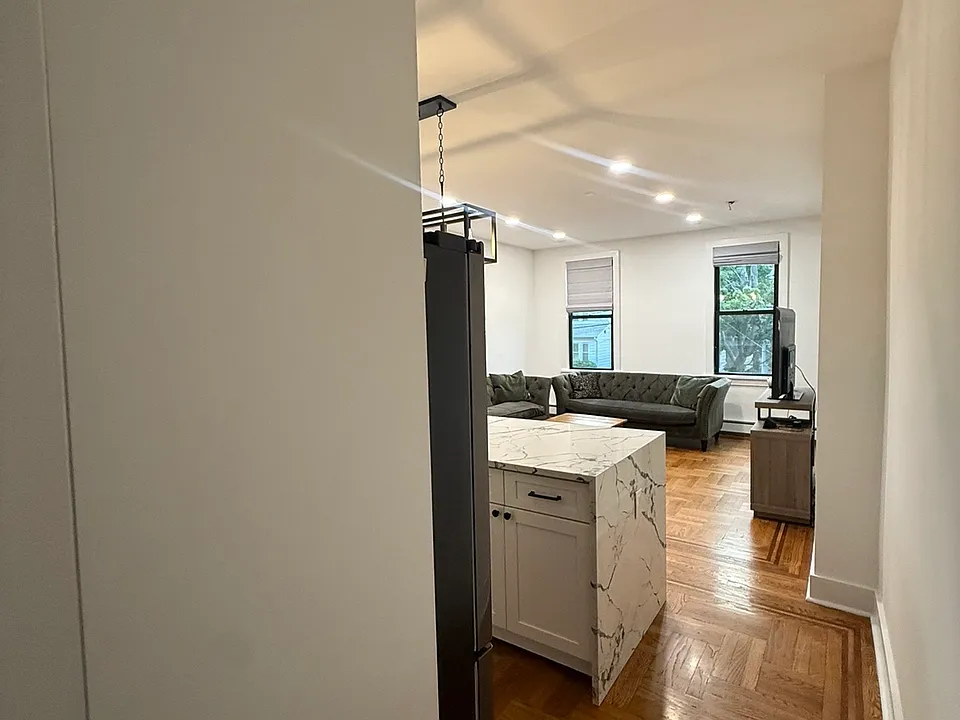 40 Sterling Ave #2