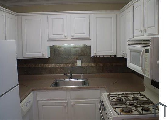 3rd image of 3115 Destin Cir