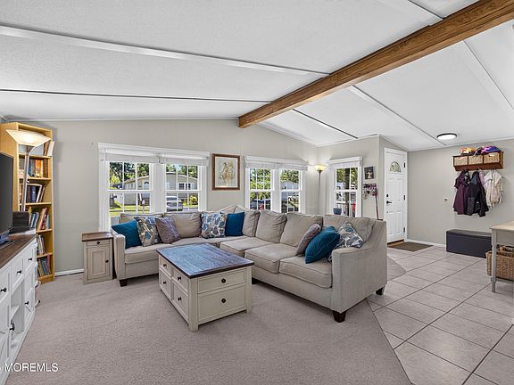 5th image of 18 Short Oaks Court