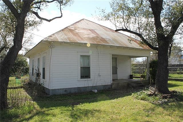 1st image of 318 Mesquite St