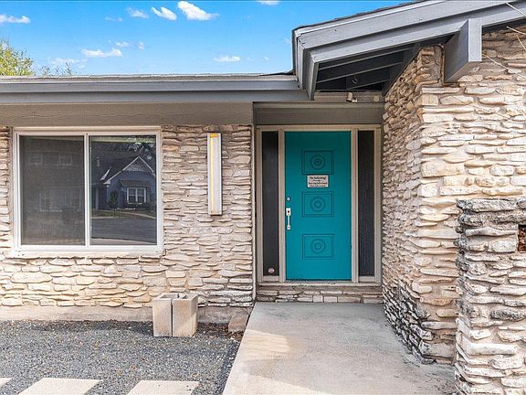 3rd image of 3102 Berrylawn Cir