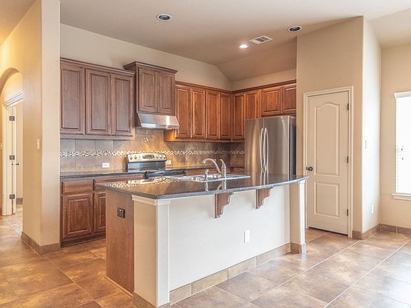 5th image of 18712 Leigh Ln