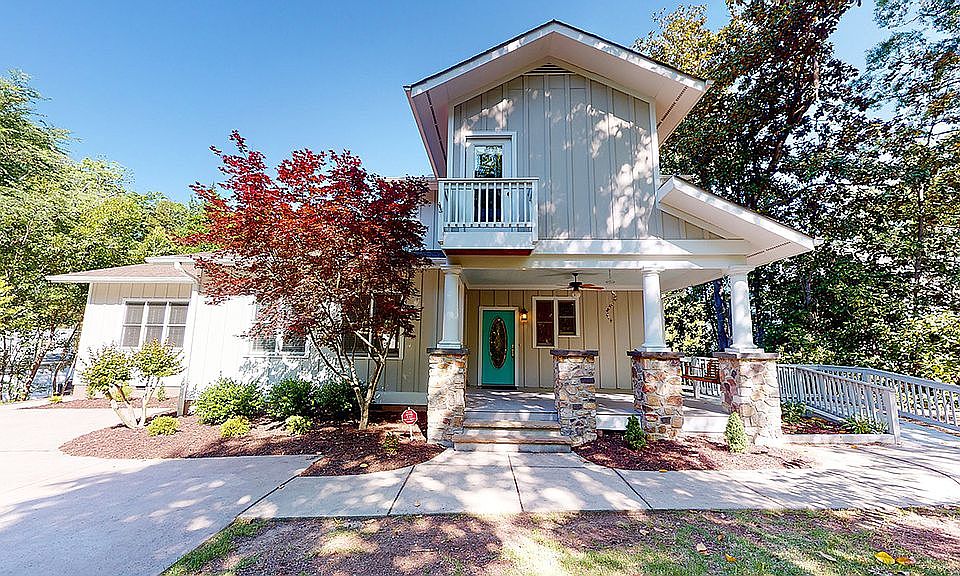 1st image of 411 Carolina Cir