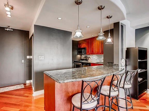 4th image of 30 E Huron St APT 3503