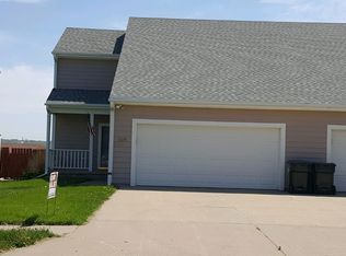564 Lakeshore Dr, McCook Lake, SD 57049