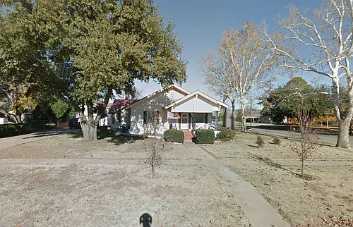 323 E 6th St Photo 1