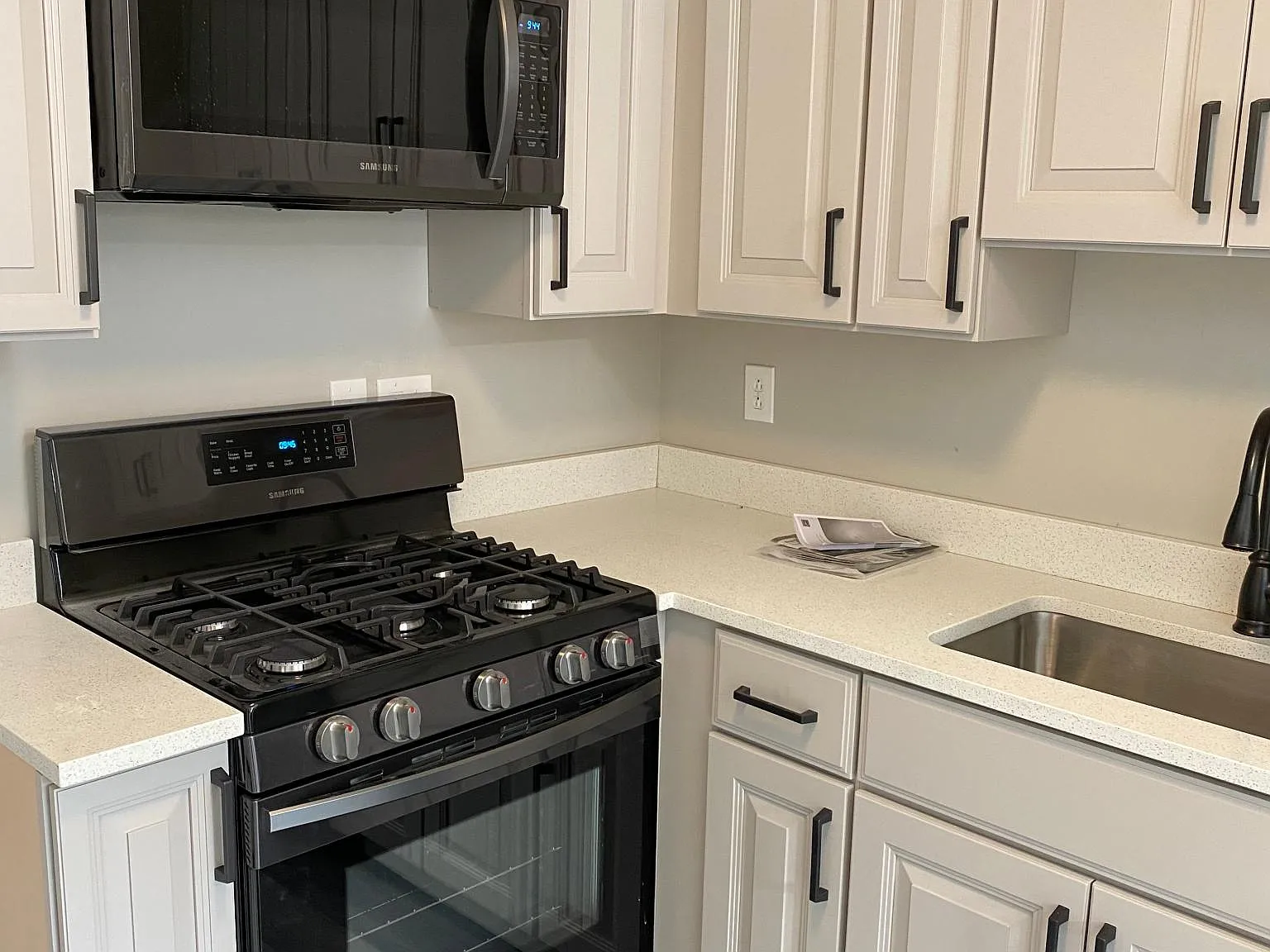 3225 Benjamin Ave — Photo 4