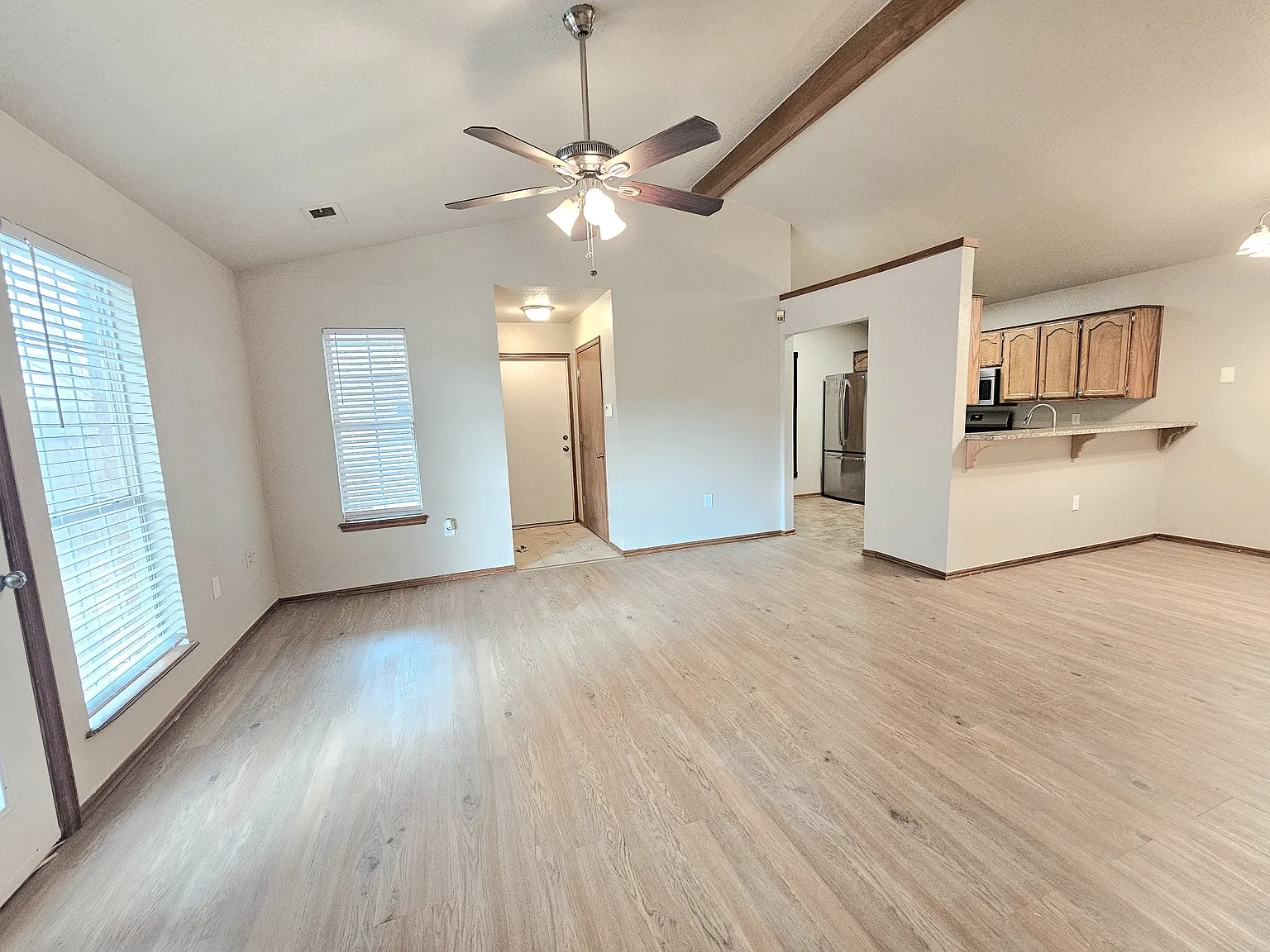 3 bed, 1270 sqft, $1,550 — Photo 4