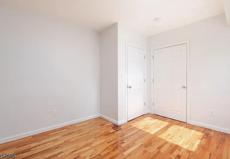 131 Armstrong Ave — Photo 15