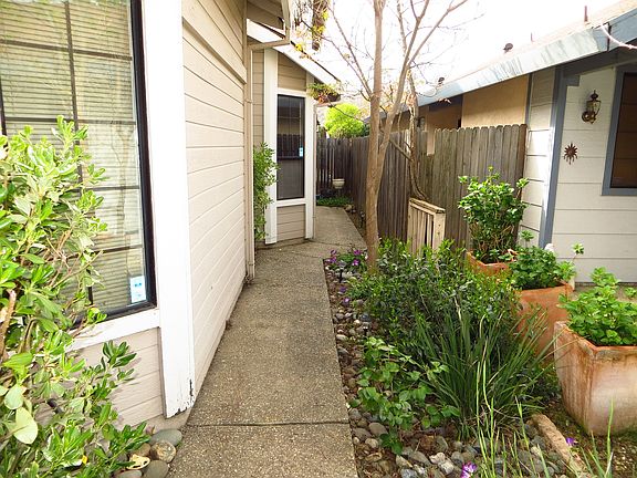 2nd image of 1311 Hidalgo Cir