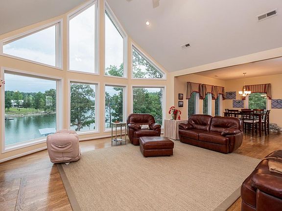 Image 4: Great Room