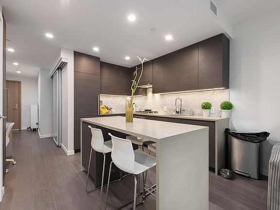 2nd image of 2108 Gilmore Ave #5303