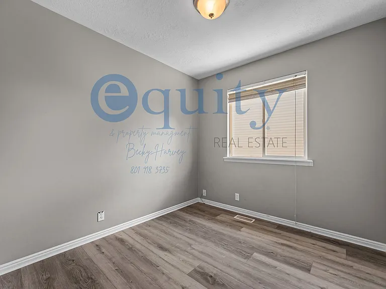 703 Ry Ln — Photo 14