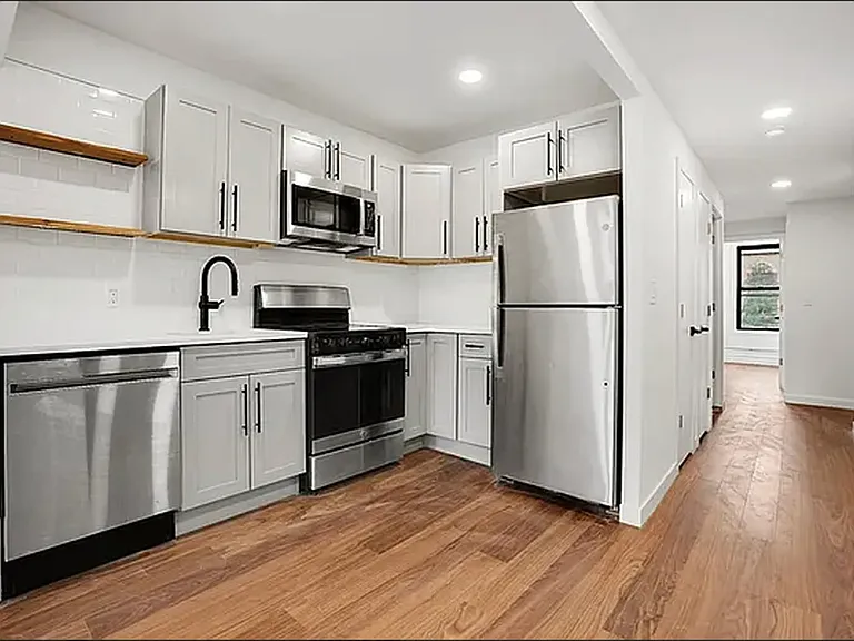 128 Union St #4 — Photo 2