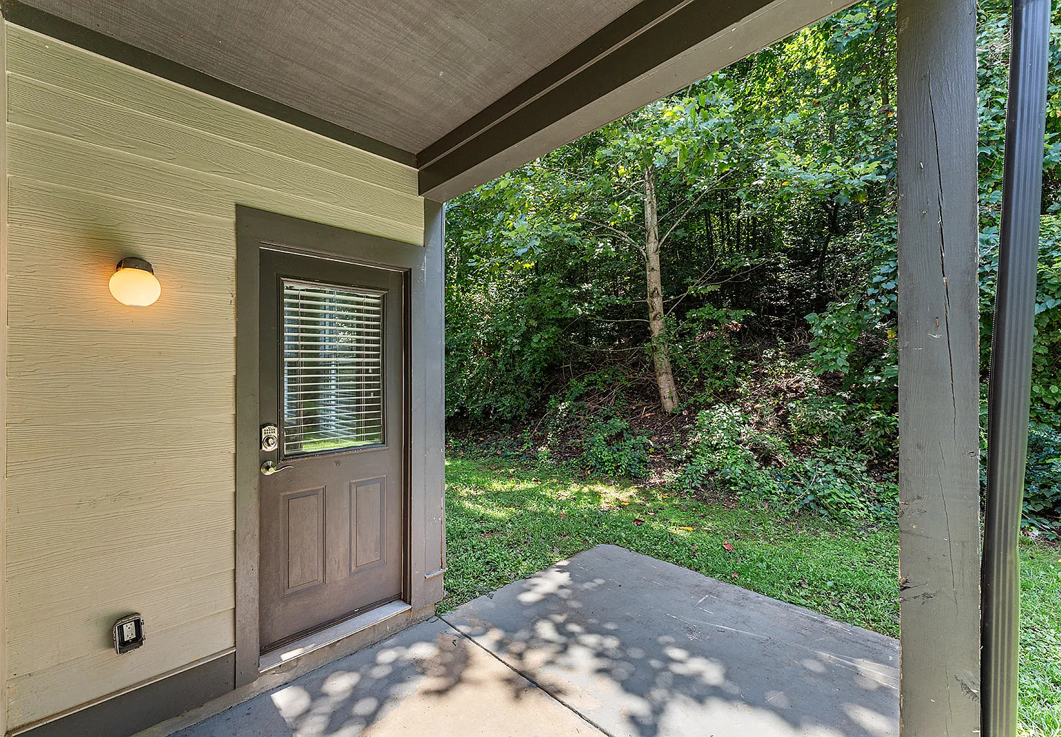 4 bed, 4.5 bath, 1864 sqft, $3,500 — Photo 2