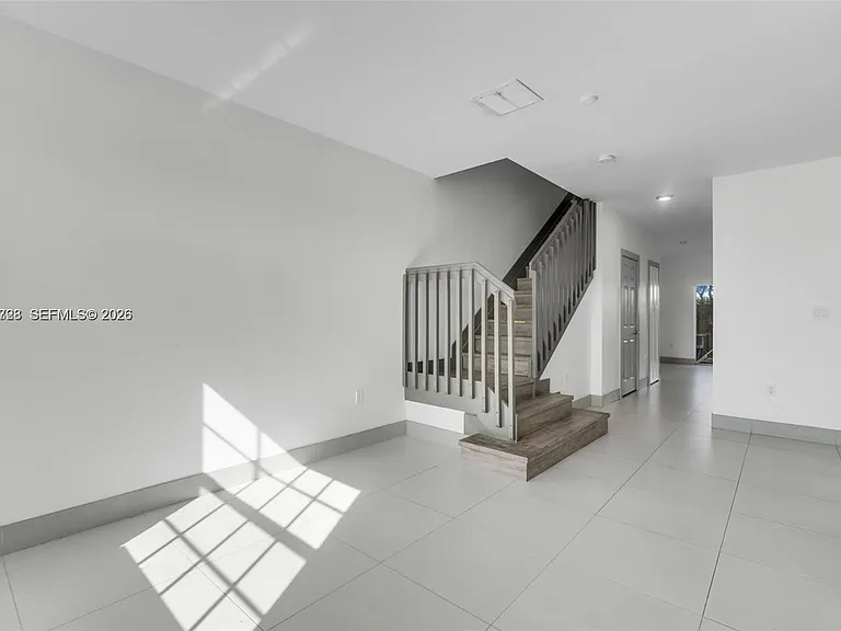 1720 NE 33rd Ave #1045 — Photo 5