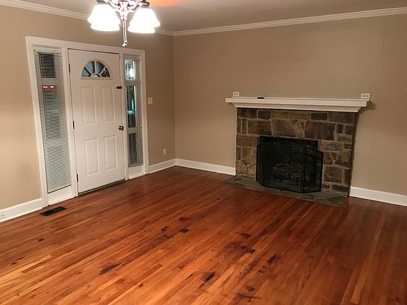 5th image of 3021 Oak Ln