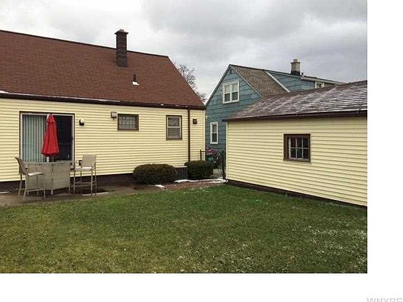 2nd image of 817 Saint Lawrence Ave