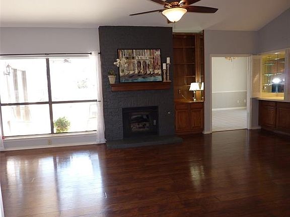 5th image of 2022 Crestside Dr