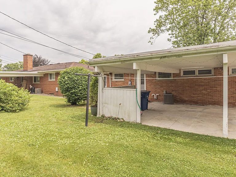 1630 Greenview Dr — Photo 19
