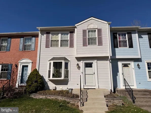 16 Hardwood Dr, Rosedale, MD 21237