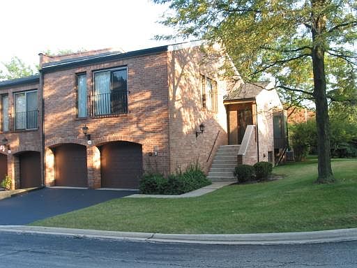 1st image of 19W261 Gloucester Way N #4